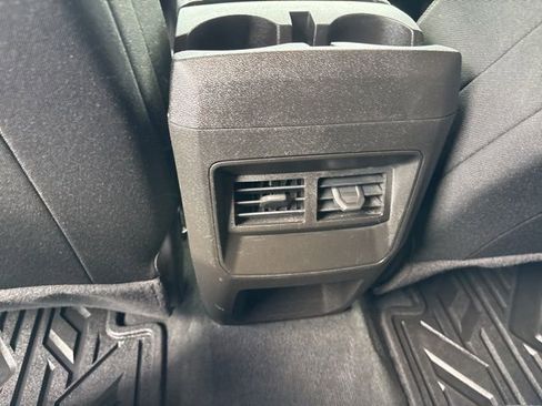 Certified 2024 Chevrolet Colorado Trail Boss w/ Technology Package AWD/4WD image 17