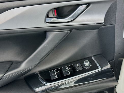 Used 2018 MAZDA CX-9 Touring FWD image 15
