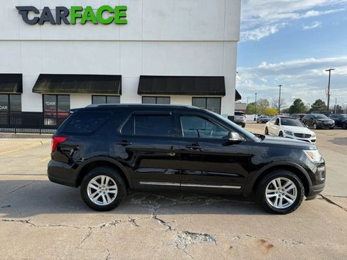 Used 2019 Ford Explorer XLT AWD/4WD image 17