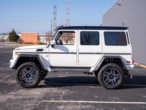Used 2018 Mercedes-Benz G 550 Squared image 12