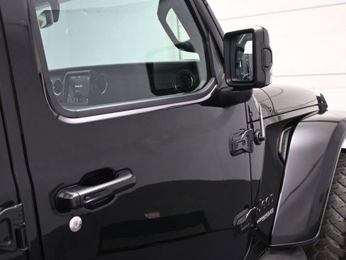 Used 2021 Jeep Wrangler Unlimited Sahara AWD/4WD image 14