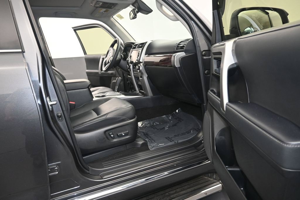 Used 2020 Toyota 4Runner Limited RWD image 12