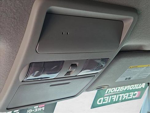 Used 2016 Nissan Frontier SV RWD image 19