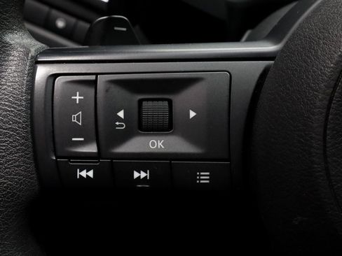 Certified 2024 Nissan Rogue SV image 28