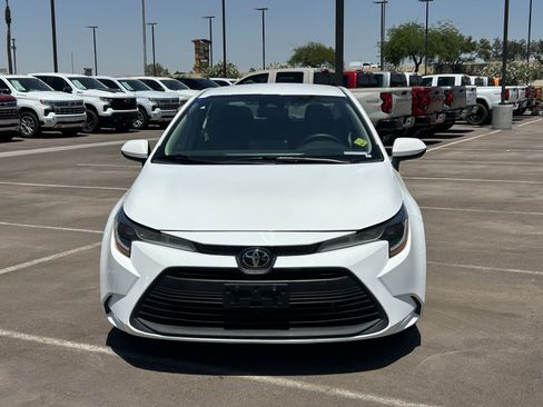 Used 2023 Toyota Corolla LE FWD image 7
