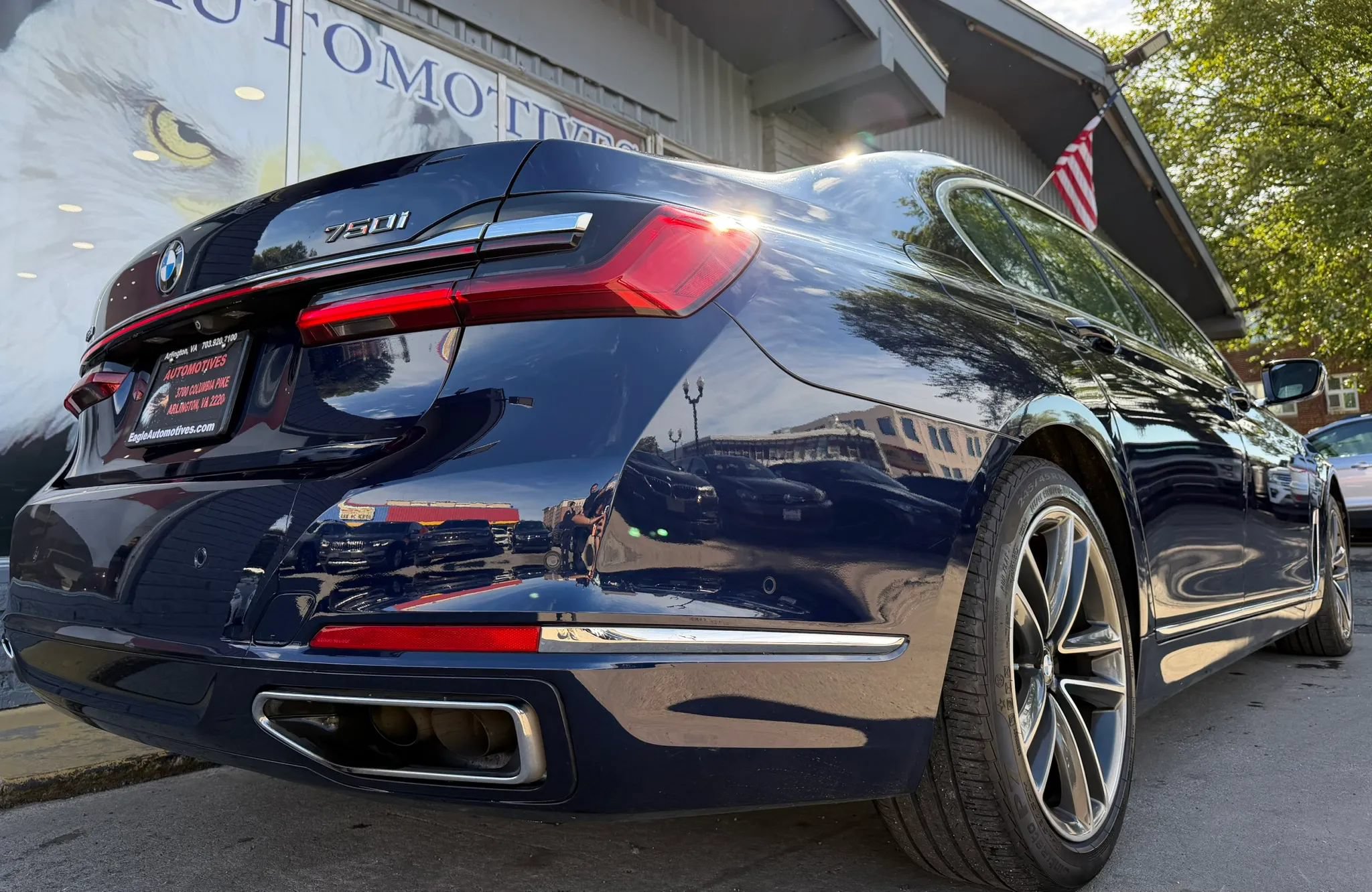 Used 2022 BMW 750i xDrive w/ Executive Package AWD/4WD image 3