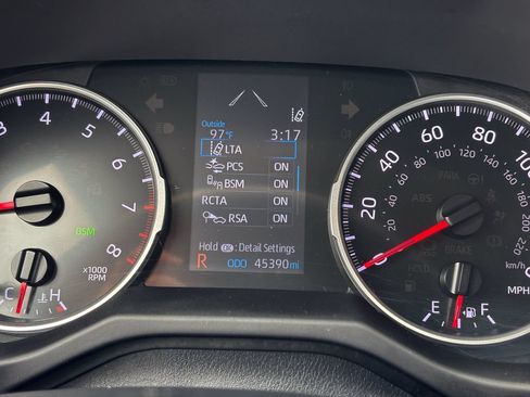 Certified 2021 Toyota RAV4 XLE w/ Convenience Package AWD/4WD image 37