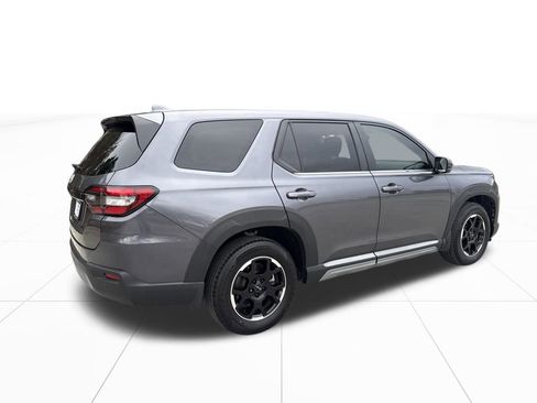 Certified 2025 Honda Pilot EX-L image 9