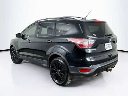 Used 2017 Ford Escape SE w/ SE Sport Appearance Package AWD/4WD image 4