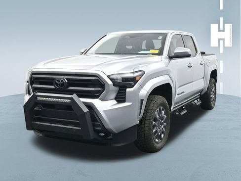 Used 2025 Toyota Tacoma SR5 AWD/4WD image 1