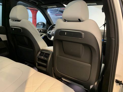 Used 2024 BMW X5 xDrive40i w/ M Sport Package AWD/4WD image 62