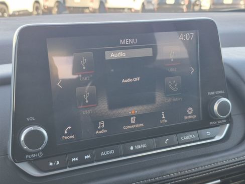 Used 2023 Nissan Rogue S image 21