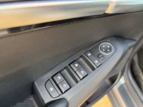 Used 2023 Kia Seltos S w/ Navigation Package image 10