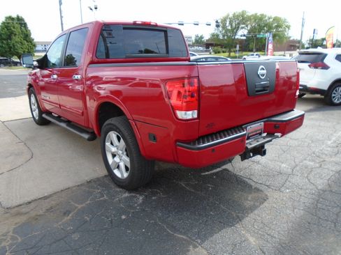 Used 2011 Nissan Titan SL w/ SL Technology Pkg AWD/4WD image 4