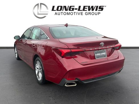 Used 2019 Toyota Avalon XLE w/ Moonroof Package FWD image 4