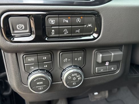 New 2026 GMC Yukon XL AT4 w/ Premium Trailering Package image 14