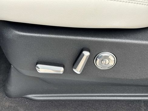 New 2026 Lincoln Navigator L Reserve AWD/4WD image 23