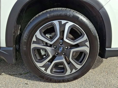 Used 2023 Subaru Ascent Touring image 9