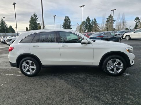 Used 2017 Mercedes-Benz GLC 300 4MATIC image 38