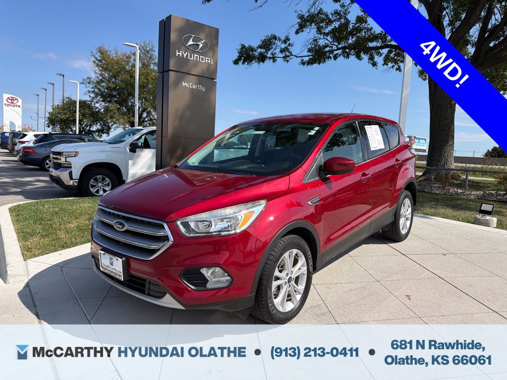 Used 2017 Ford Escape SE w/ SE Cold Weather Package AWD/4WD image 1