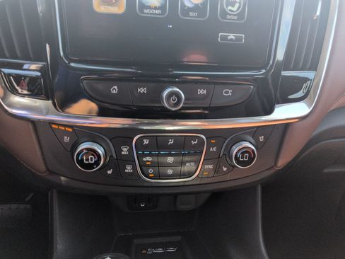 Used 2019 Chevrolet Traverse High Country AWD/4WD image 19