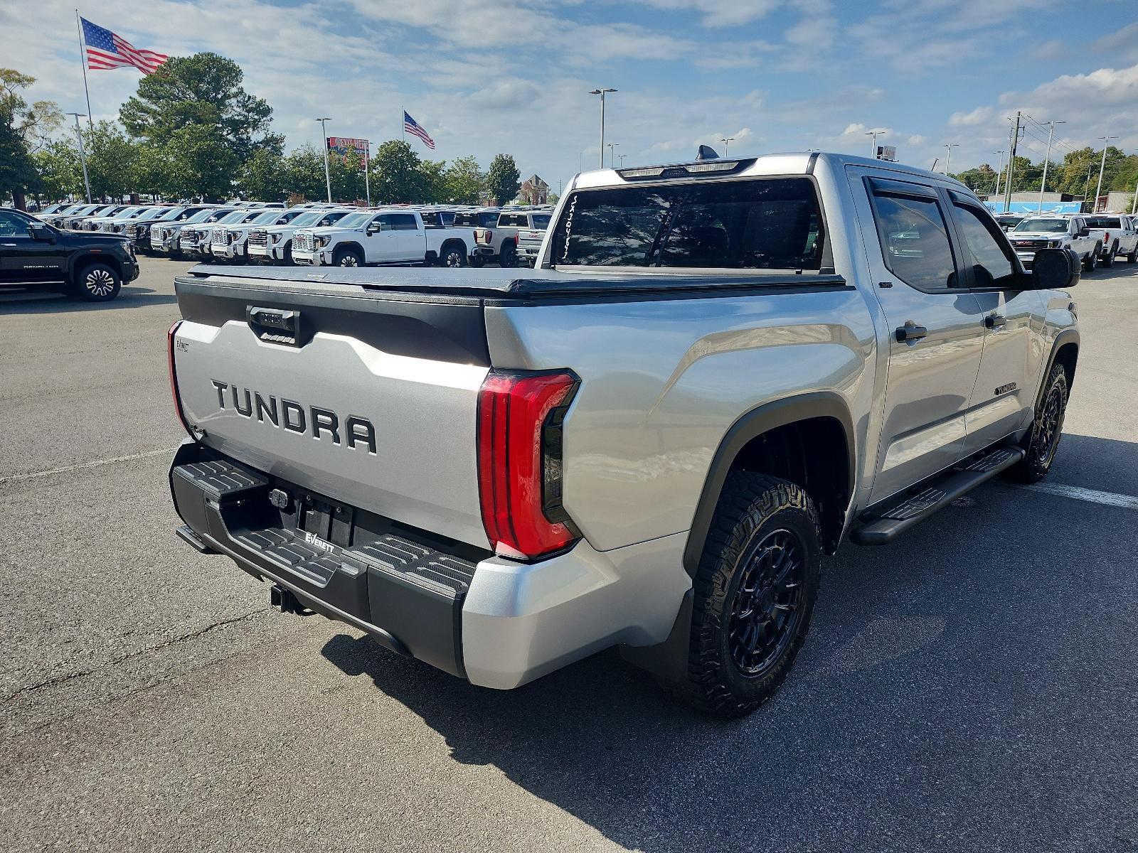 Used 2025 Toyota Tundra SR5 AWD/4WD image 3