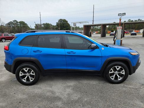 Used 2017 Jeep Cherokee Trailhawk w/ Comfort/Convenience Group image 7