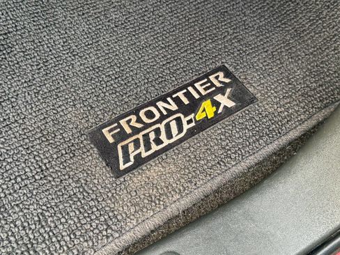 Used 2018 Nissan Frontier PRO-4X image 13