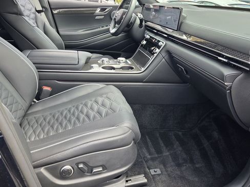 Used 2025 Genesis GV80 3.5T e-SC AWD/4WD image 16
