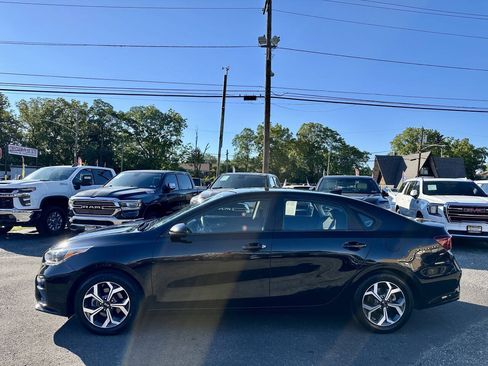 Used 2021 Kia Forte LXS FWD image 4