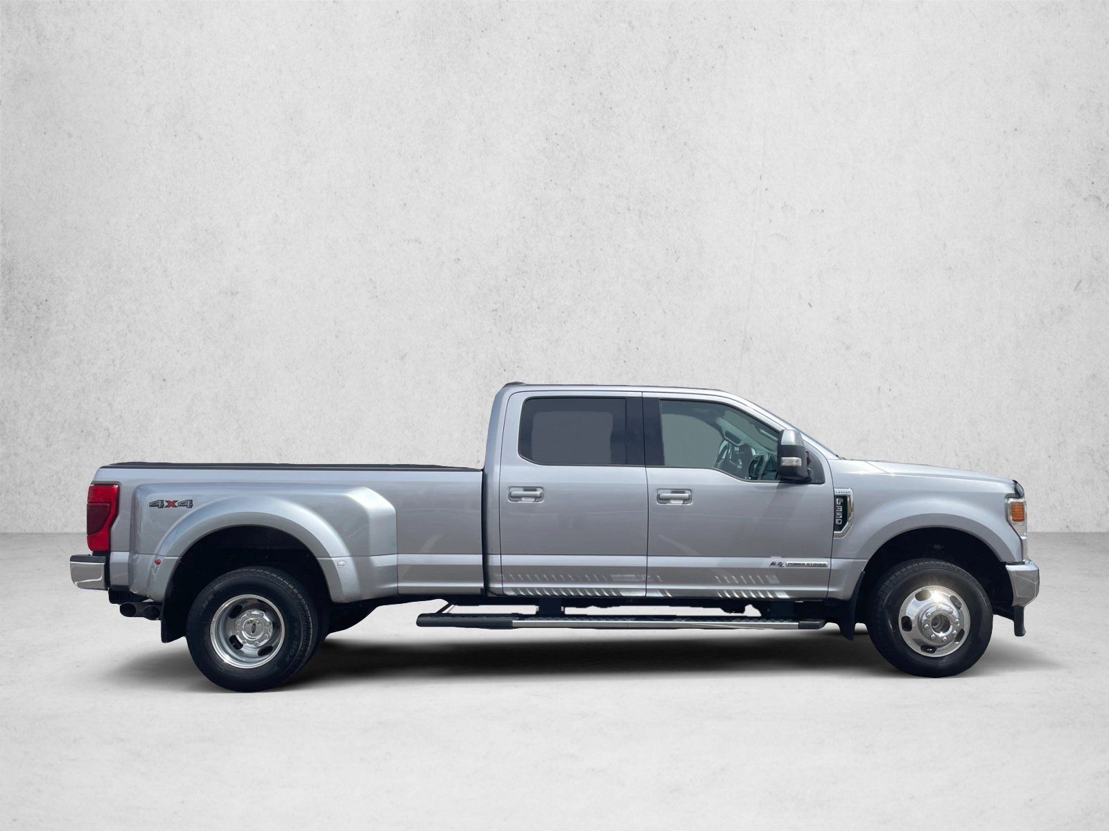 Used 2021 Ford F350 Lariat w/ Lariat Value Package AWD/4WD image 4