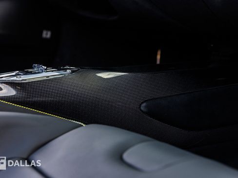 Used 2025 Ferrari SF90 Spider image 39