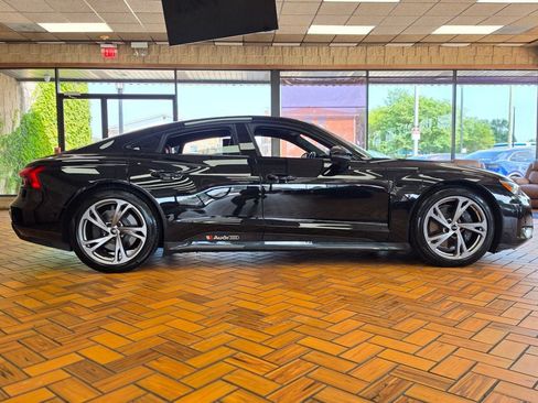 Used 2024 Audi e-tron GT Prestige AWD/4WD image 7