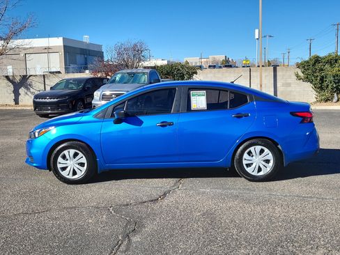 Used 2021 Nissan Versa S image 3