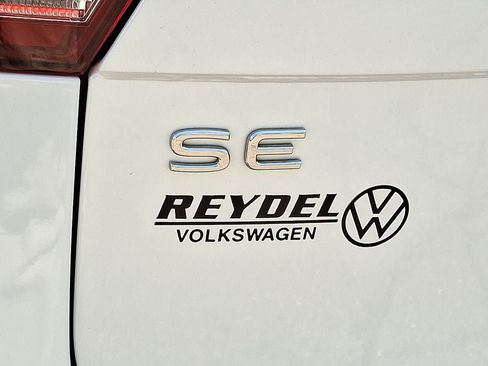 Used 2023 Volkswagen Tiguan SE R-Line AWD/4WD image 30