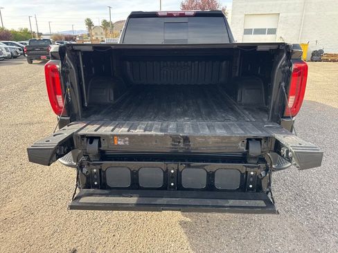 Used 2024 GMC Sierra 1500 AT4 w/ Technology Package image 25
