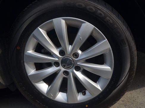 Used 2013 Volkswagen Passat 2.5 S image 27