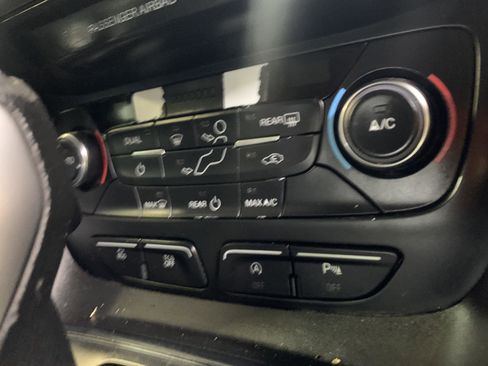 Used 2019 Ford Transit Connect XLT w/ Driver-Assist Package image 21