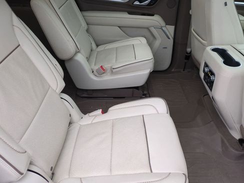 Used 2021 GMC Yukon XL Denali w/ Denali Premium Package image 22