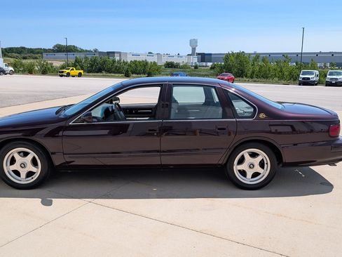 Used 1995 Chevrolet Impala SS RWD image 5