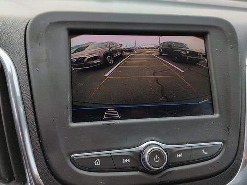Used 2020 Chevrolet Equinox LT FWD image 23