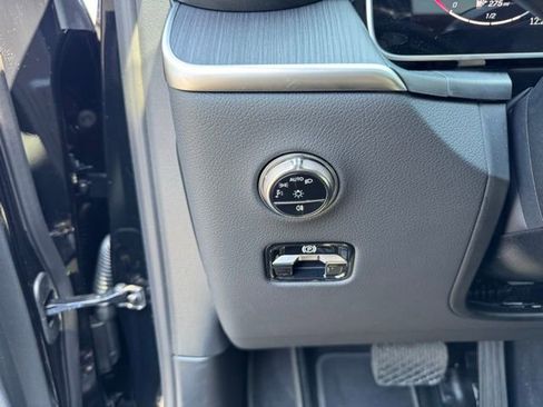 Used 2026 Mercedes-Benz GLC 300 4MATIC image 23