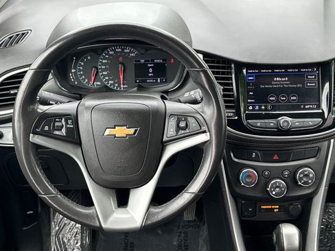 Used 2020 Chevrolet Trax LT w/ Redline Edition AWD/4WD image 14