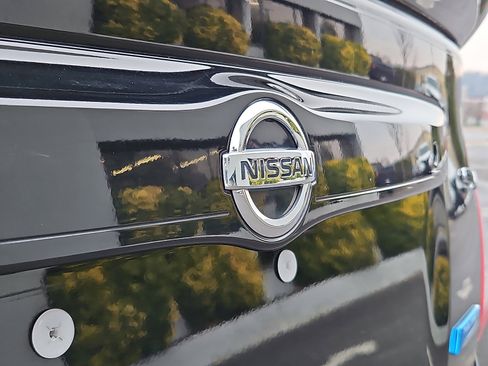 Used 2014 Nissan Versa SV image 28