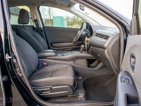 Used 2019 Honda HR-V LX image 34