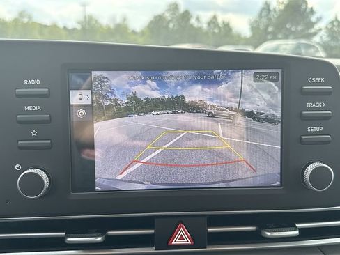 Certified 2025 Hyundai Elantra Sport image 33