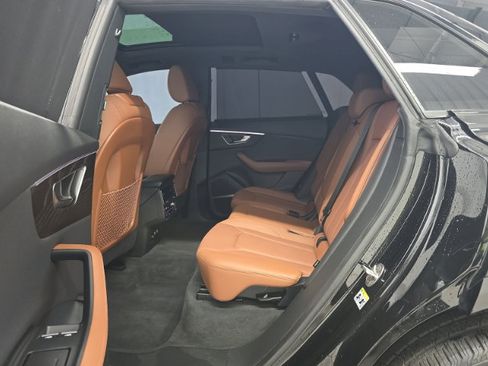 Used 2023 Audi Q8 Premium Plus w/ Premium Plus Package AWD/4WD image 6