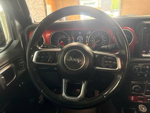 Used 2019 Jeep Wrangler Unlimited Rubicon AWD/4WD image 18