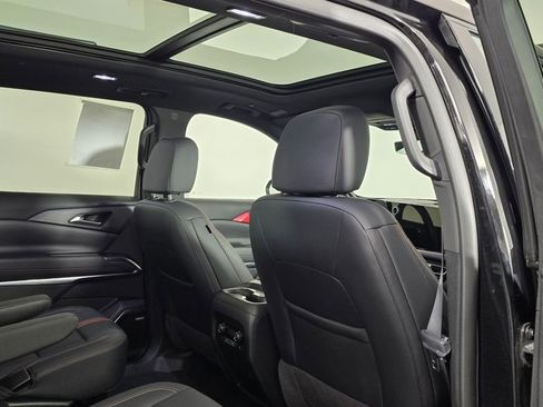 Used 2024 Chevrolet Traverse RS image 18