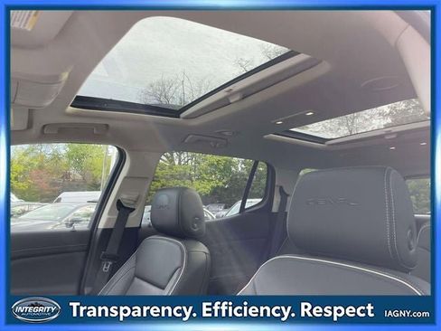 Used 2023 GMC Acadia Denali w/ Denali Technology Package AWD/4WD image 21